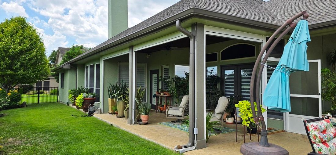 Seamless gutter installation by Guthrie Gutters (project photo 25)
