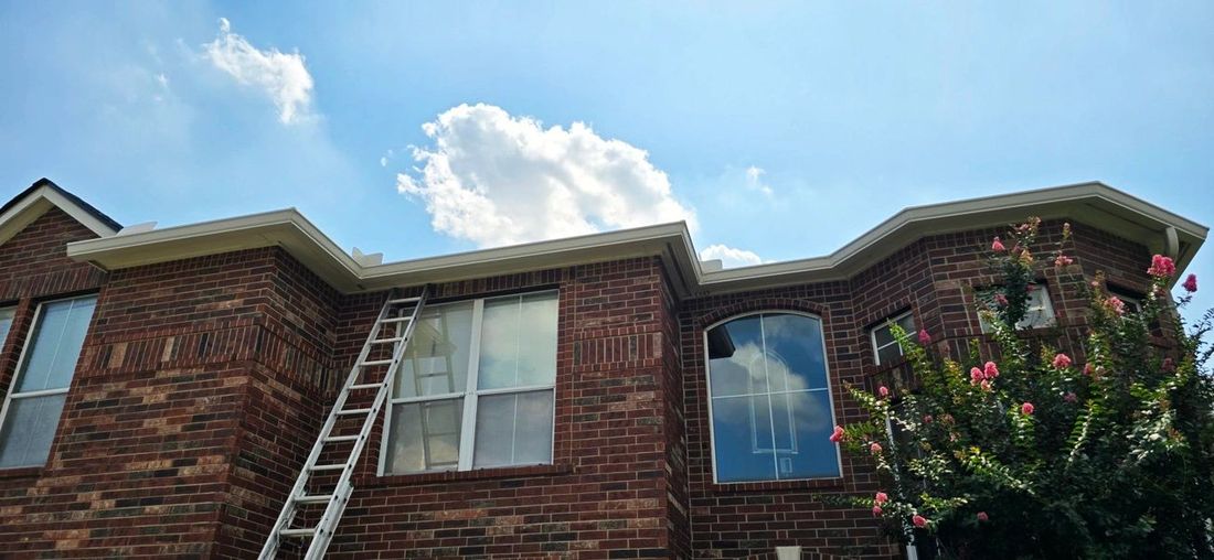 Seamless gutter installation by Guthrie Gutters (project photo 33)