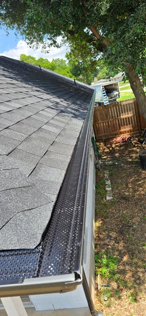 Seamless gutter installation by Guthrie Gutters (project photo 34)